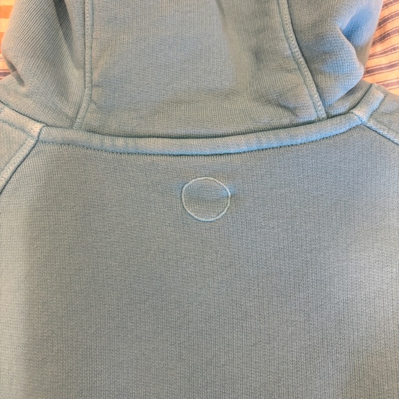 Outdoor voices cropped nimbus hoodie in blue - Picture 3 of 5